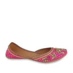Fulkari Women's Elephant Magenta Pink Ethnic Juttis image 1