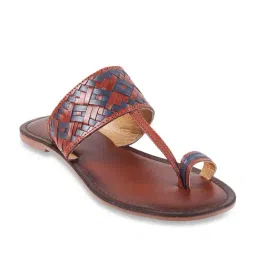 Mochi Women's Maroon Toe Ring Sandals image 2