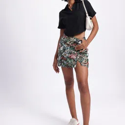 glitchez Vintage Vibes Smocked Back Spread Collar Crop Top image 2