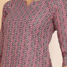 Moda Rapido Geometric Printed Kurti image 2