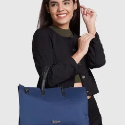 Caprese Rogue Navy Solid Large Messenger Bag image 2