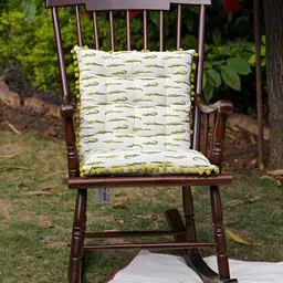 Ratan Cart Off-White & Green 2 Pieces Aligator Printed Cotton Square Chair Pads image 4