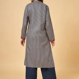 Rangmanch By Pantaloons Blue Woven Pattern Straight Kurta image 2