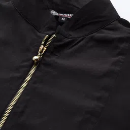 Inddus Men Solid Straight Kurta image 3