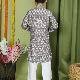 TABARD Kids Grey & White Printed Full Sleeves Kurta with Pyjamas image 2