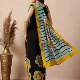 Navyasa by liva Black & Blue Floral Saree With Unstitched Blouse image 2