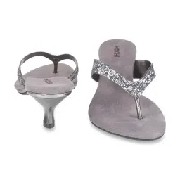 Mochi Women's Gun Metal Thong Sandals image 5