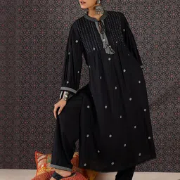 Indo Era Women Ethnic Motifs Embroidered Panelled Thread Work Kurta with Trousers-picture-31