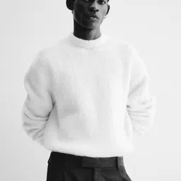 H&M Men Loose Fit Fuzzy Jumper image 3