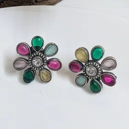 VEDAJ Floral Studs Earrings image 3