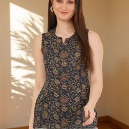 Brownverse Floral Print Mandarin Collar Ethnic Cotton Top-picture-36