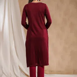Ishin Maroon Printed Straight Kurta image 2