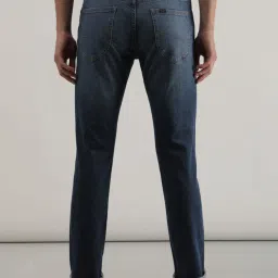 Lee Travis Blue Slim Fit Lightly Washed Jeans image 2