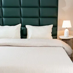 Saral Home White 400 GSM Quilt-image-0