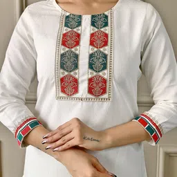 CaniBani Women Ethnic Motifs Embroidered Regular Thread Work Kurta with Trousers & With Dupatta image 5