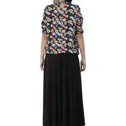 Absorbing Geometric Print Crepe Top image 5