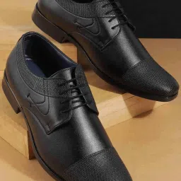 Walkway Men's Black Derby Shoes image 1