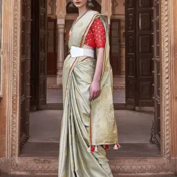 Elora Green Woven Saree With Unstitched Blouse image 2