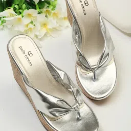 Pelle Albero Women's Silver Thong Wedges image 1