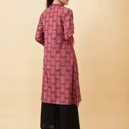 Globus Maroon Printed Kurta image 2