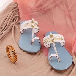 House of Pataudi Women Toe Ring Leather Kolhapuri Style Flats-picture-41