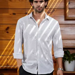 Campus Sutra White Regular Fit Floral Print Shirt image 1