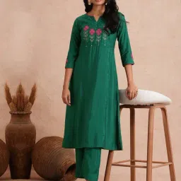 Kami Kubi Green Regular Fit Embroidered Kurta image 5