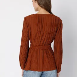 Vero Moda Brown Regular Fit Top image 2