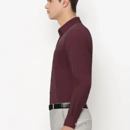 Peter England Maroon Regular Fit Shirts image 3