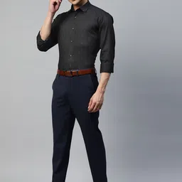 MANQ Men Smart Solid Regular Fit Formal Shirt image 3