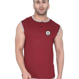 Blisstone Men Solid Henley Neck Slim Fit T-shirt-image-89