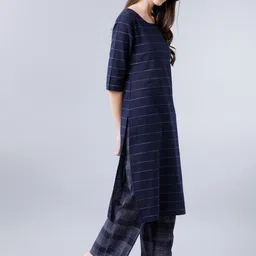 Vishudh Women Navy Blue & White Checked Straight Palazzo image 5