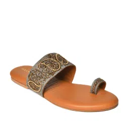 Folksong by W Women's Grey Toe Ring Sandals image 2