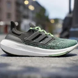 Adidas Men's ULTRABOOST LIGHT Black Running Shoes image 1