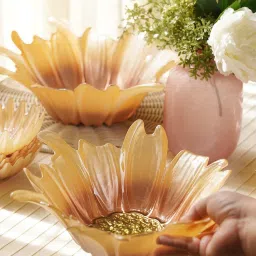 Pure Home and Living Gold & Light Pink Glass Papatya Flower Serving Bowl (Medium) image 1
