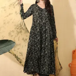 Sangria Women Floral Printed Tiered Kurta with Trousers & With Dupatta-image-40