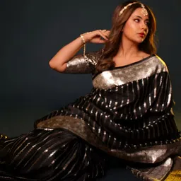 VASTRAHUT Woven Design Zari Silk Blend Heavy Work Banarasi Saree image 3