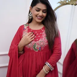 Pantos Floral Embroidered Tiered Thread Work Kurta With Trousers & Dupatta image 2