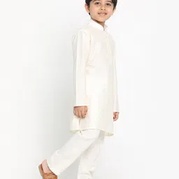 Vastramay Full Sleeves Solid Kurta & Pajama Set - Cream image 4