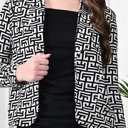 BAESD Women Checked Shrug image 5