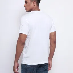 Lee White Slim Fit Graphic Print Crew T-Shirt image 2