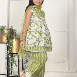 Cutiekins Girls Floral Printed A-Line Kurta with Trousers & Dupatta image 2