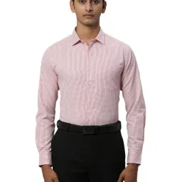 Park Avenue Red Slim Fit Checks Shirt image 1