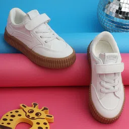 TRUFFLE COLLECTION Velcro Closure Arrow Patch Embroidered Sneakers - White-picture-27