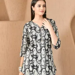 DECKEDUP Black Cotton Printed Top image 3