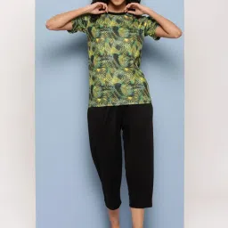 Aarika Black Floral Print T-Shirt Capri Set image 1