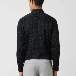 Van Heusen Black Cotton Regular Fit Printed Shirt image 2