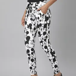 showoffff SHOWOFF White Printed Mid Rise Trackpants image 2