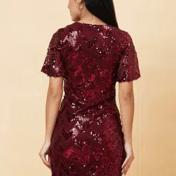 Globus Maroon Embellished Bodycon Dress image 2