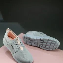 Campus Women's Light Grey Walking Shoes image 1